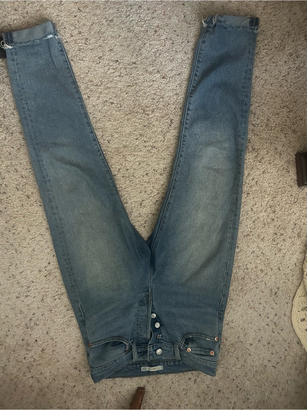 Classic High-Rise Levi’s Women’s Jeans in Medium Blue